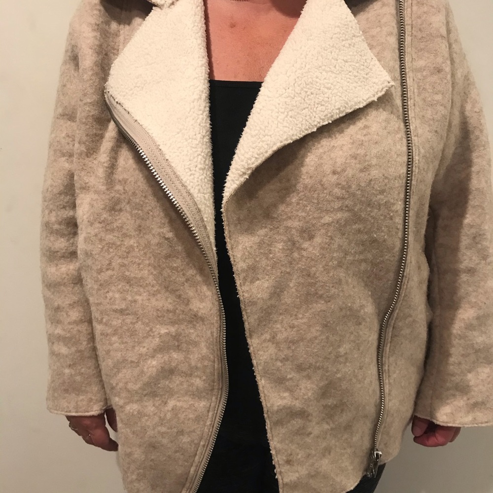 Sherpa Jacket - Picture 2 of 3